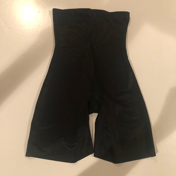 SPANX Assets Black Lightweight Thinstincts High Waisted Shapewear SHORTS… - Picture 4 of 10
